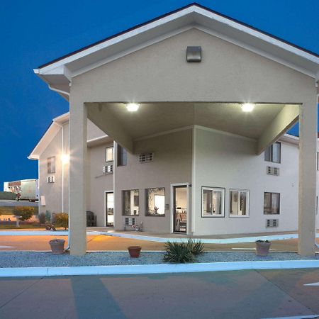 Super 8 By Wyndham Boonville Buitenkant foto
